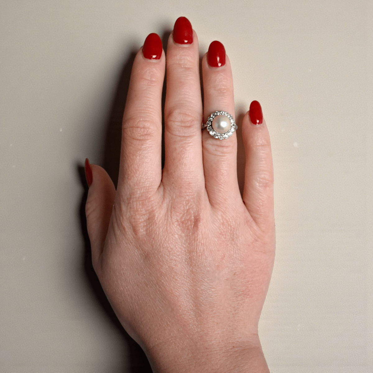 Bague Marguerite en platine, perle et diamants - Castafiore