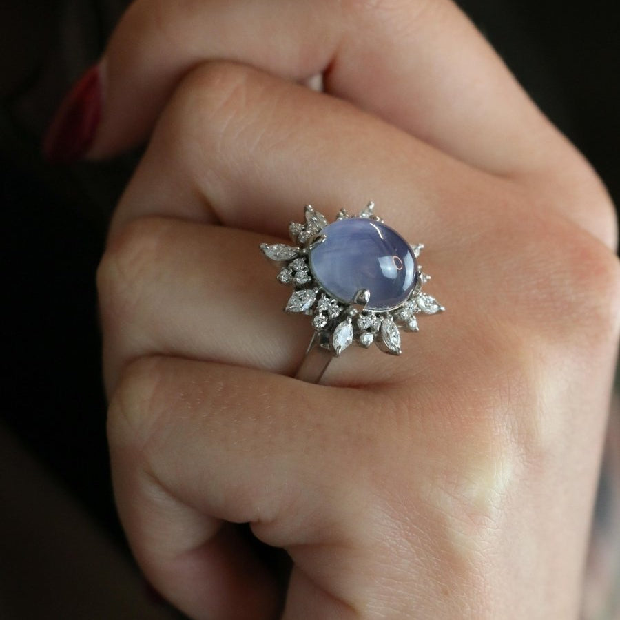 Bague Marguerite en platine, saphir et diamants - Castafiore