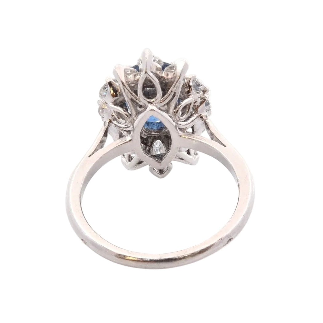 Bague Marguerite en platine, saphir et diamants - Castafiore