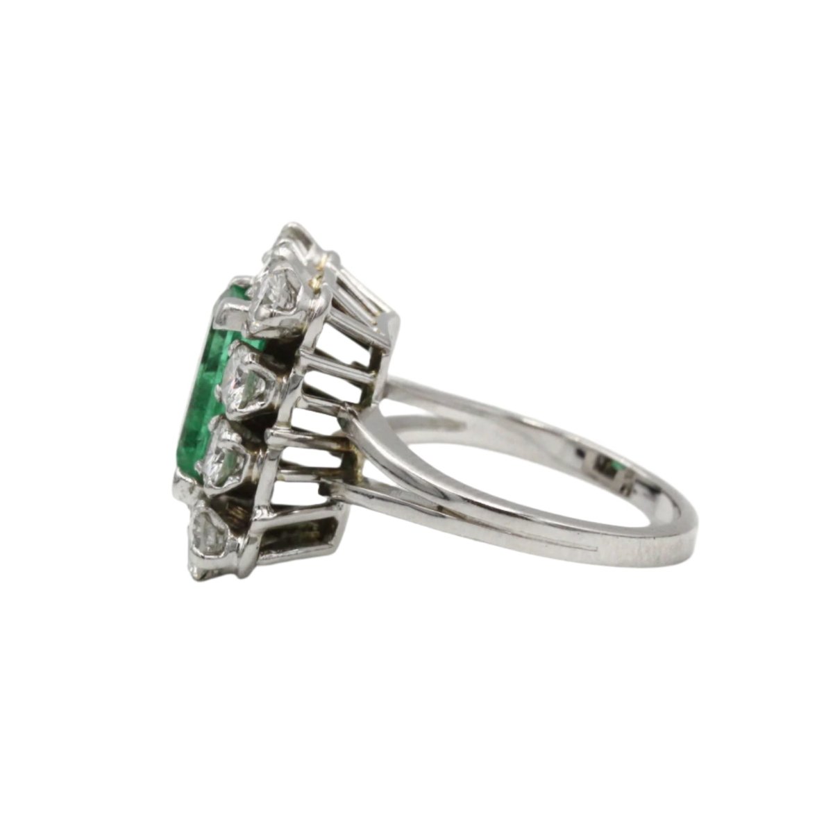 Bague Marguerite or blanc, émeraude et diamants - Castafiore