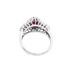 Bague Marguerite or blanc, rubis et diamants. - Castafiore