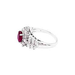 Bague Marguerite or blanc, rubis et diamants. - Castafiore