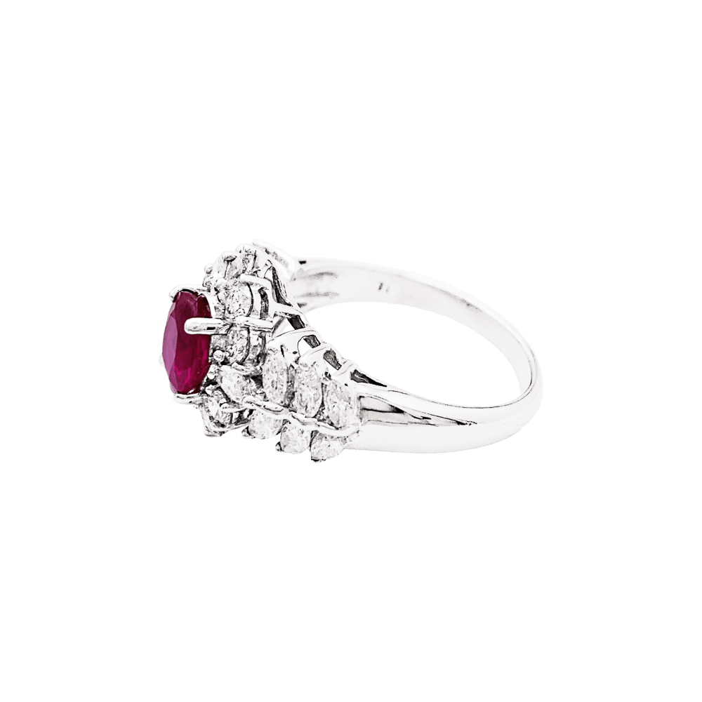 Bague Marguerite or blanc, rubis et diamants. - Castafiore
