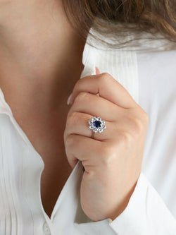 Bague marguerite or blanc saphir ovale diamants - Castafiore