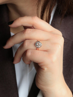 Ring Marguerite en rose gold and diamonds – Castafiore