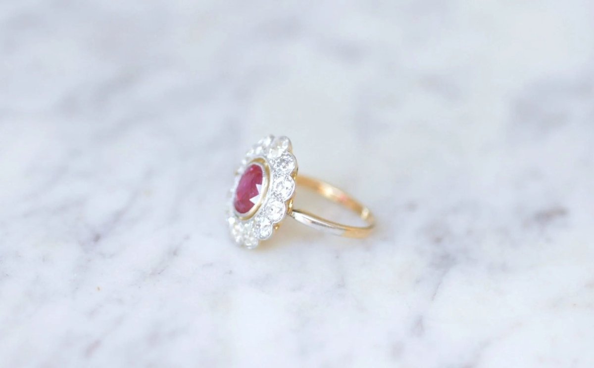 Bague marguerite, rubis Birman non chauffé 1.60 Cts, diamants - Castafiore