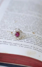 Bague marguerite, rubis Birman non chauffé 1.60 Cts, diamants - Castafiore