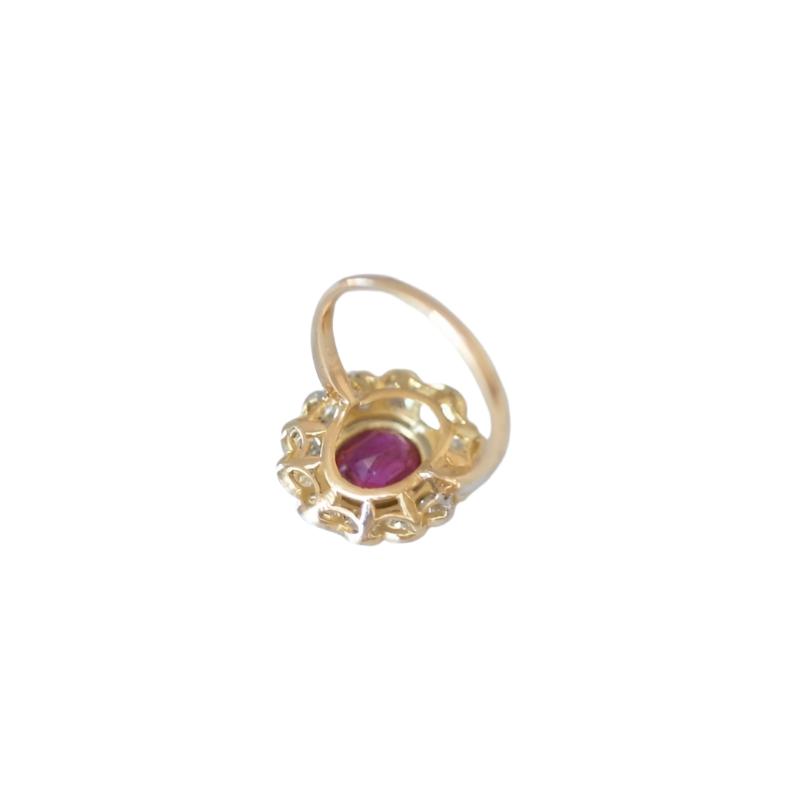 Bague marguerite, rubis Birman non chauffé 1.60 Cts, diamants - Castafiore