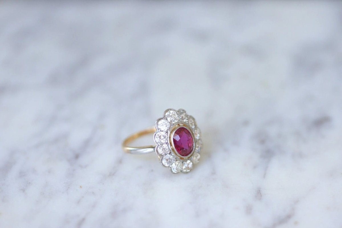 Bague marguerite, rubis Birman non chauffé 1.60 Cts, diamants - Castafiore