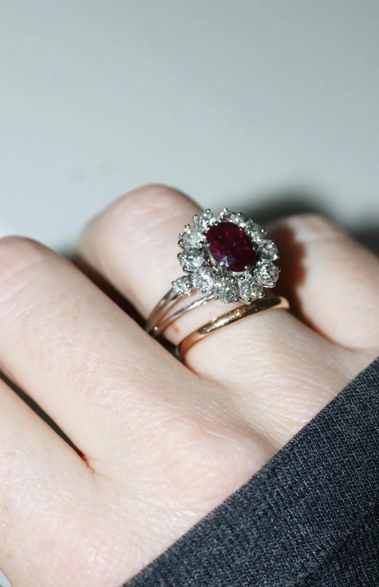 Bague Marguerite Rubis Birman Non Chauffé 1.60 Cts et Diamants - Castafiore