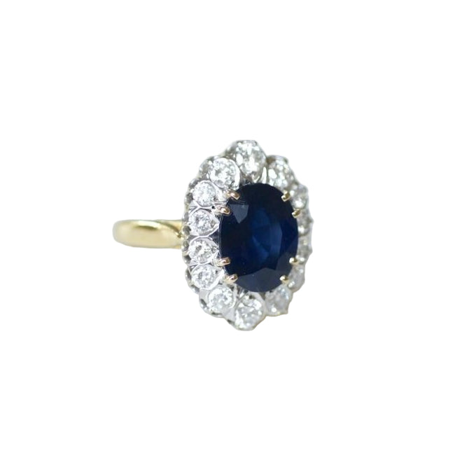 Bague Marguerite Saphir 4,60 Cts Entourage Diamants - Castafiore