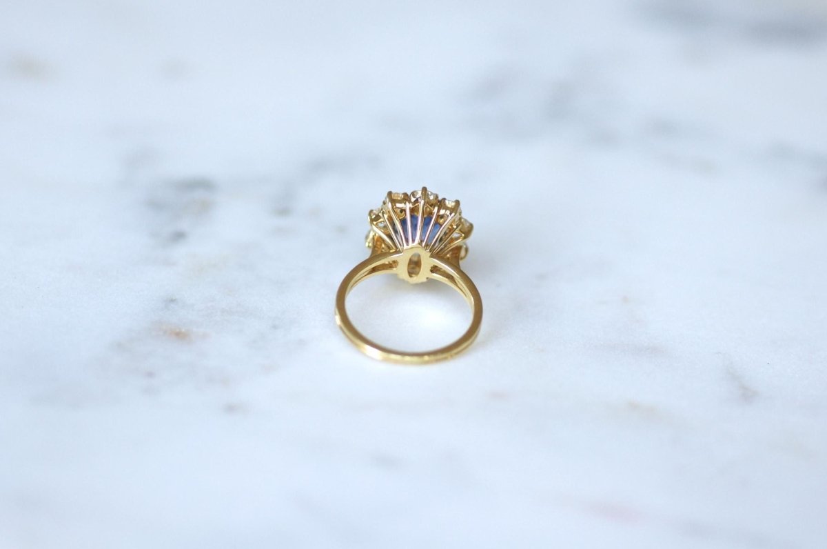 Bague Marguerite Saphir Ceylan 1.70 Cts et Diamants sur Or jaune - Castafiore