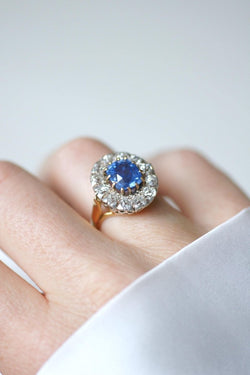Bague Marguerite Saphir de Ceylan 4,50 Cts et Diamants - Castafiore