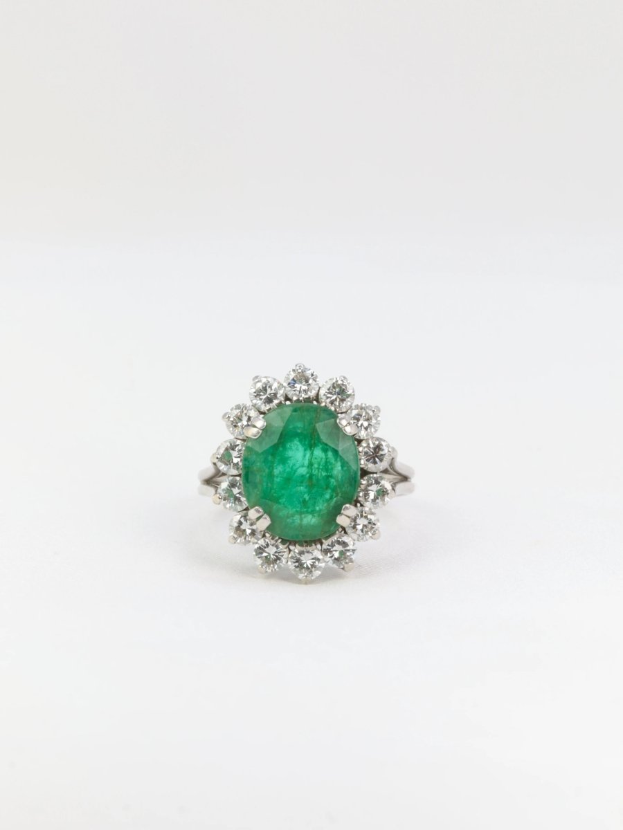 Bague marguerite vintage émeraude ovale diamants - Castafiore