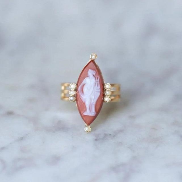 Bague Marquise Ancienne Camée sur Or Rose - Castafiore