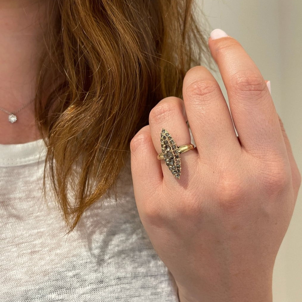Bague marquise ancienne or jaune diamants Salt & Pepper taille en rose - Castafiore