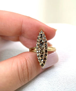 Bague marquise ancienne or jaune diamants Salt & Pepper taille en rose - Castafiore