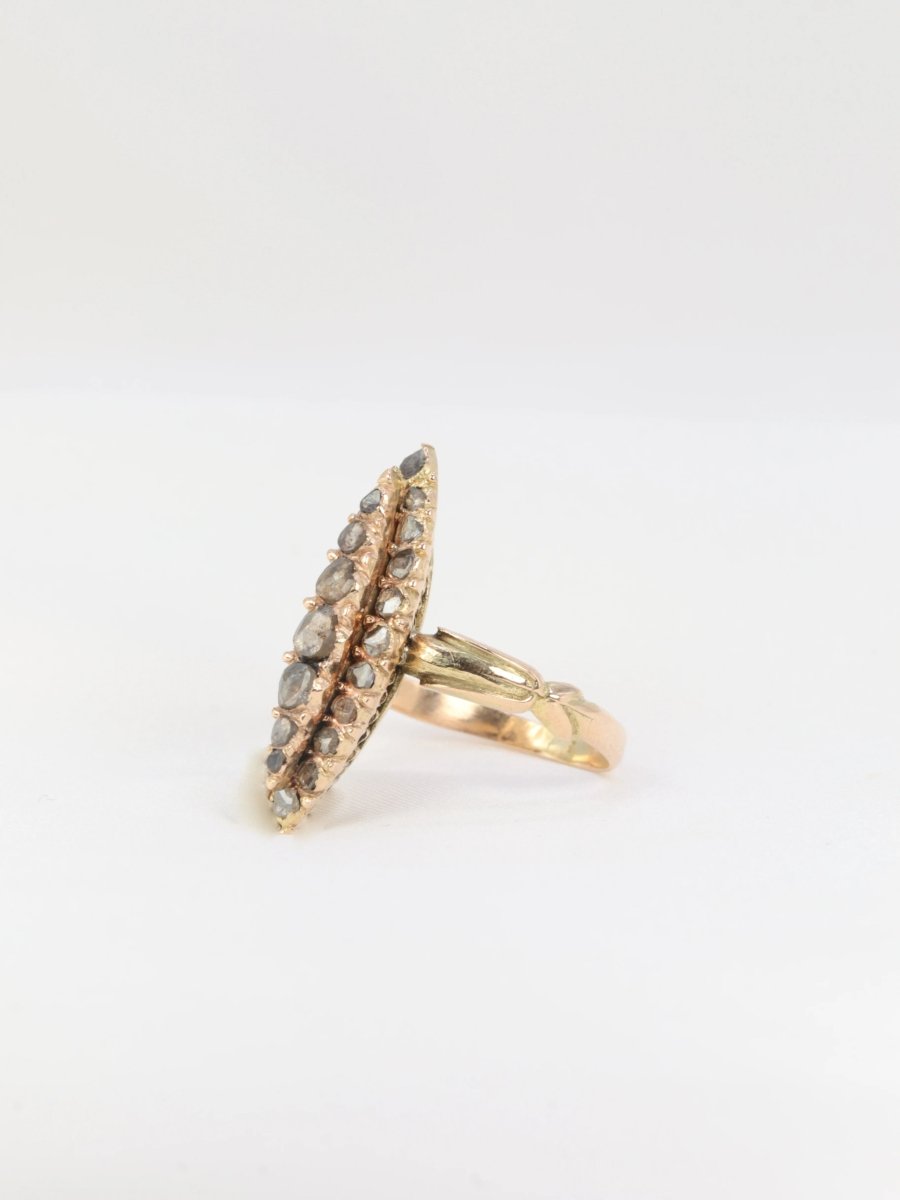 Bague marquise ancienne or jaune diamants Salt & Pepper taille en rose - Castafiore