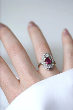Bague Marquise Art Déco Rubis Birman et Diamants - Castafiore