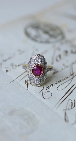 Bague Marquise Art Déco Rubis Birman et Diamants - Castafiore
