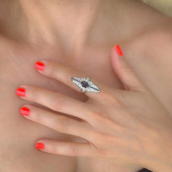 Bague marquise en diamant et saphir - Castafiore