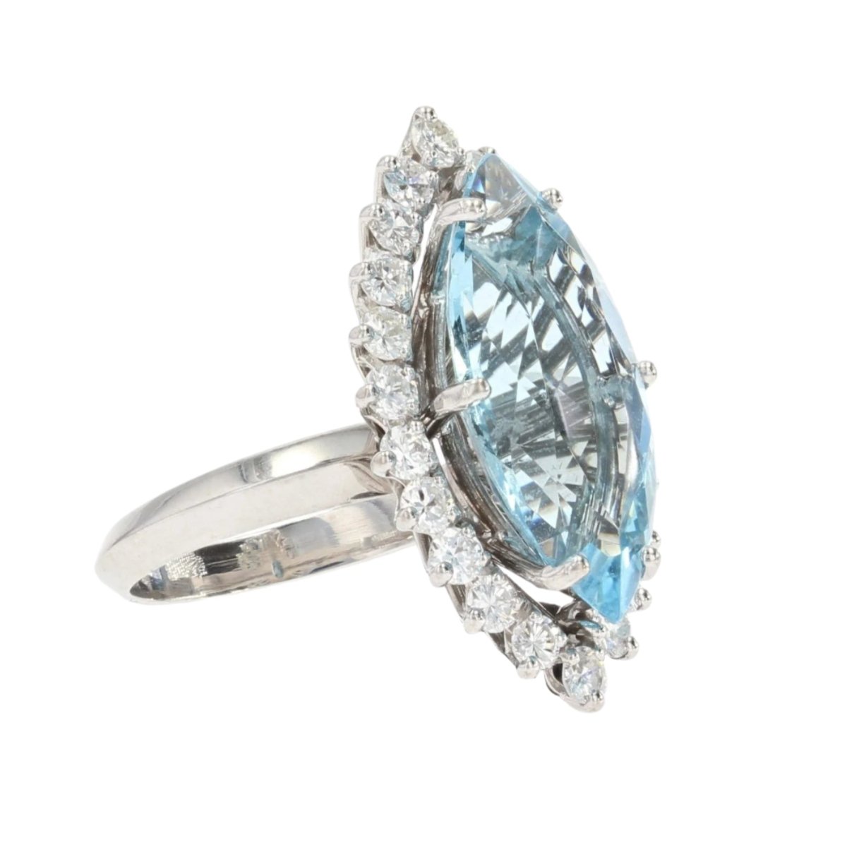 Bague Marquise en or blanc, aigue - marine et diamants - Castafiore