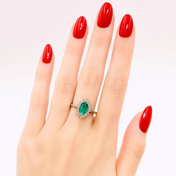 Bague Marquise en or blanc, émeraude et diamants - Castafiore