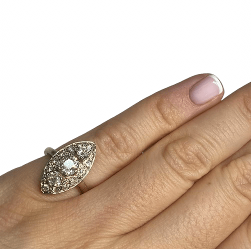 Bague Marquise en or blanc et diamants - Castafiore