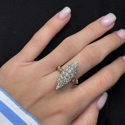 Bague Marquise en or blanc et diamants - Castafiore