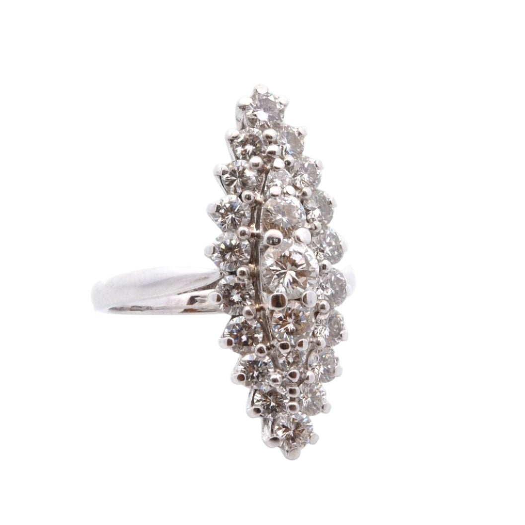 Bague Marquise en or blanc et diamants - Castafiore