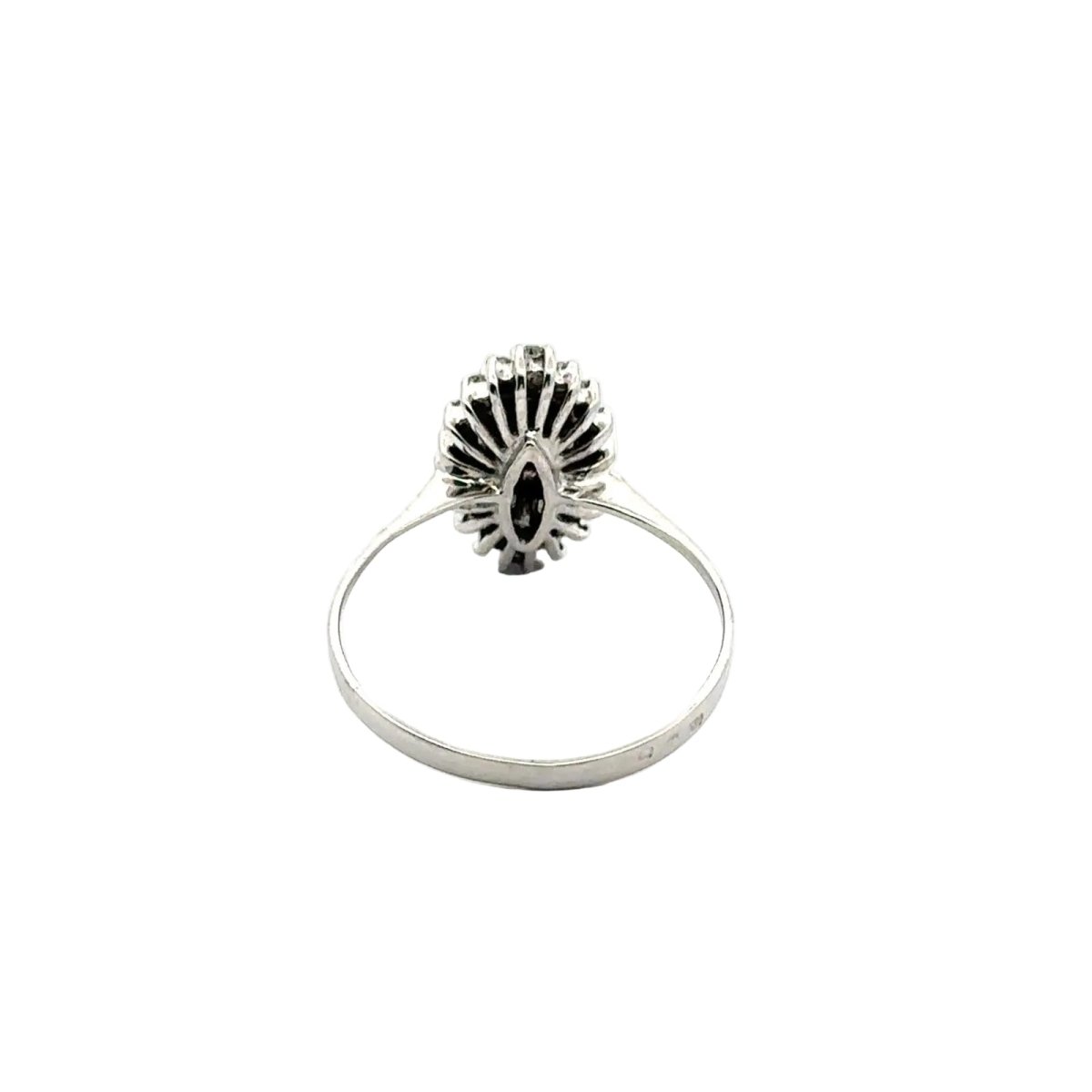 Bague Marquise en or blanc et diamants - Castafiore