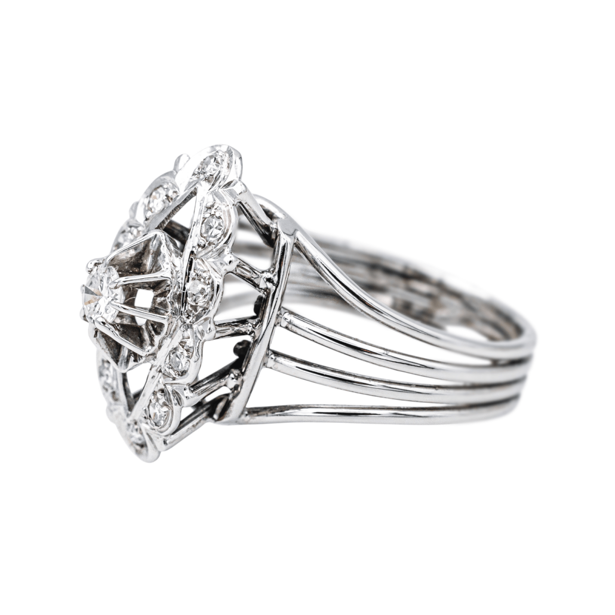Bague Marquise en or blanc et diamants - Castafiore