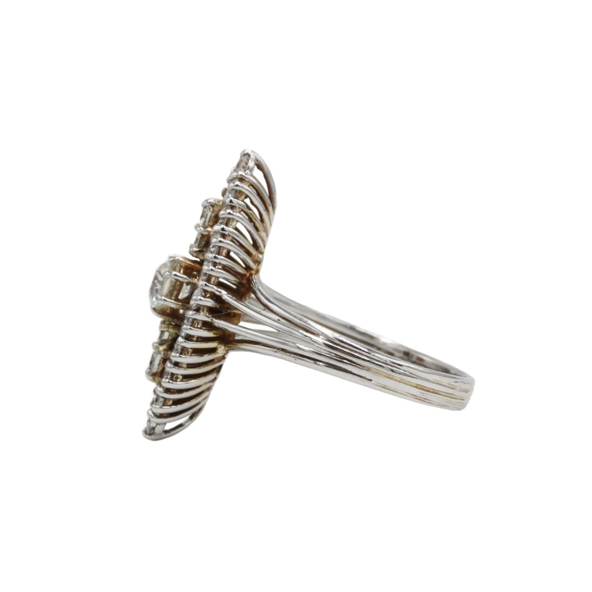 Bague Marquise en or blanc et diamants - Castafiore