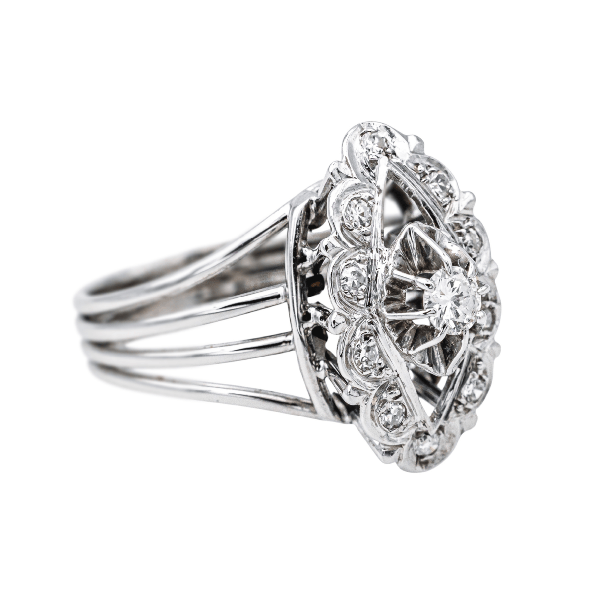 Bague Marquise en or blanc et diamants - Castafiore