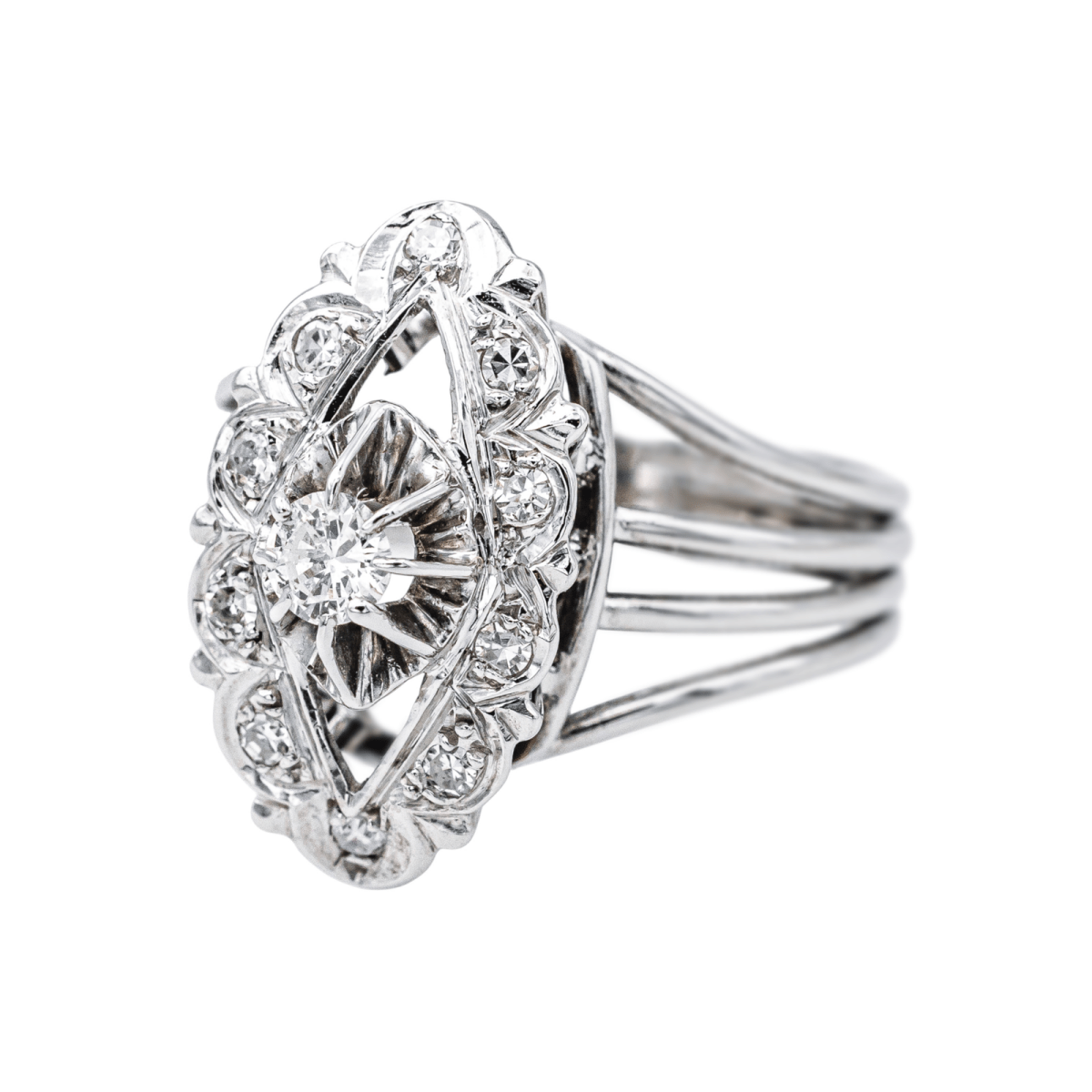 Bague Marquise en or blanc et diamants - Castafiore