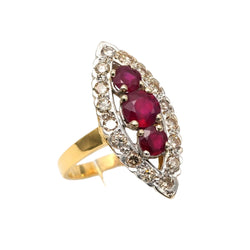 Bague Marquise en or blanc, or jaune, rubis et diamants - Castafiore