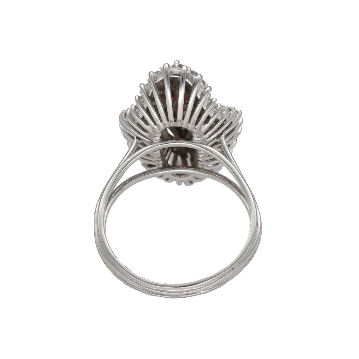 Bague Marquise en or blanc, platine, rubis et diamants - Castafiore