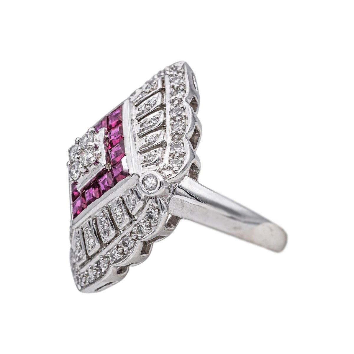 Bague Marquise en or blanc, platine, rubis et diamants - Castafiore