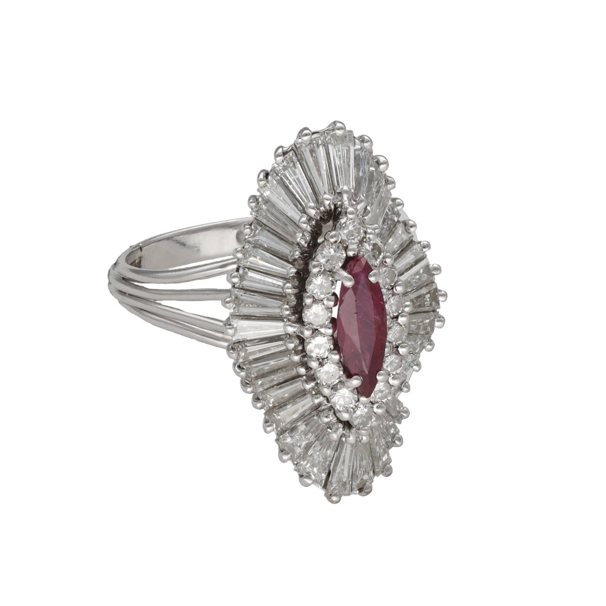 Bague Marquise en or blanc, platine, rubis et diamants - Castafiore