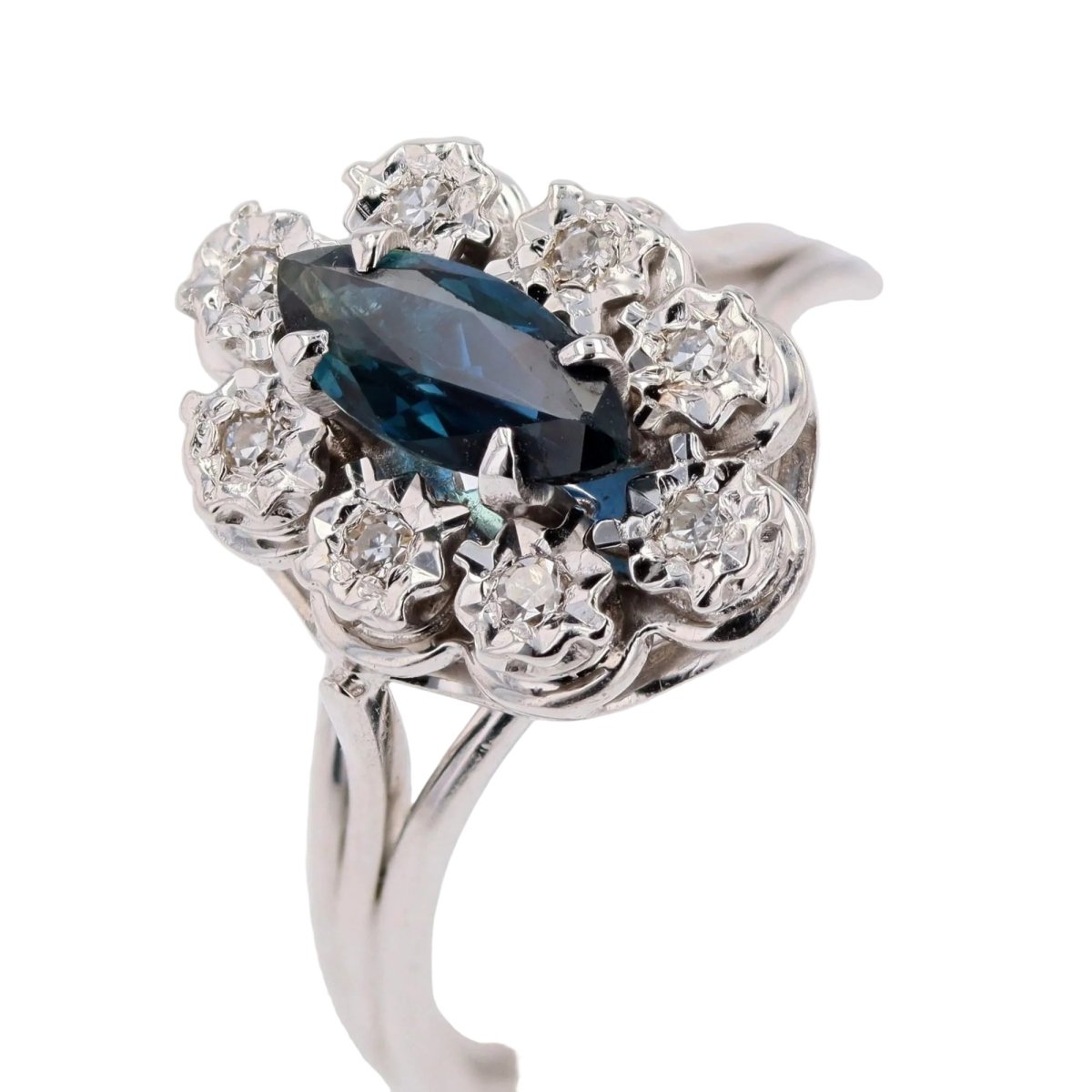 Ring sapphire marquise diamonds