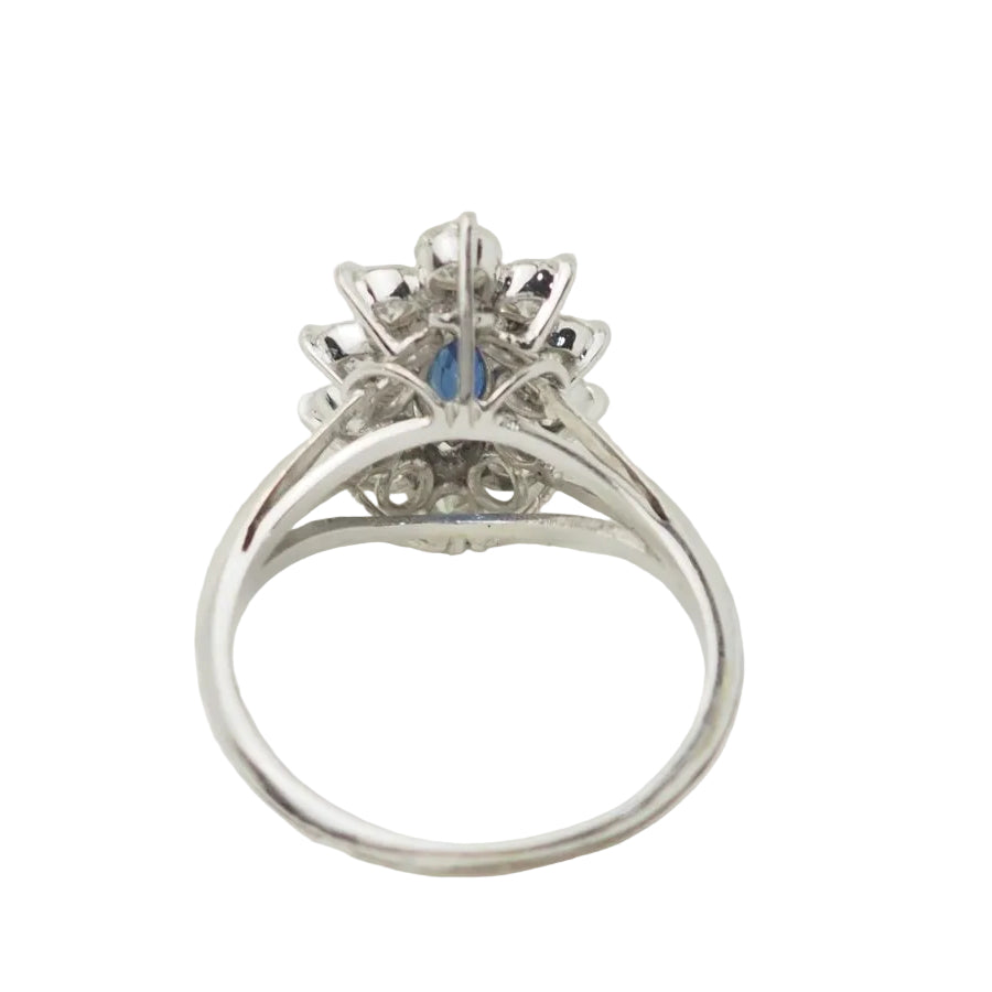Bague marquise en or blanc, saphir et diamants - Castafiore