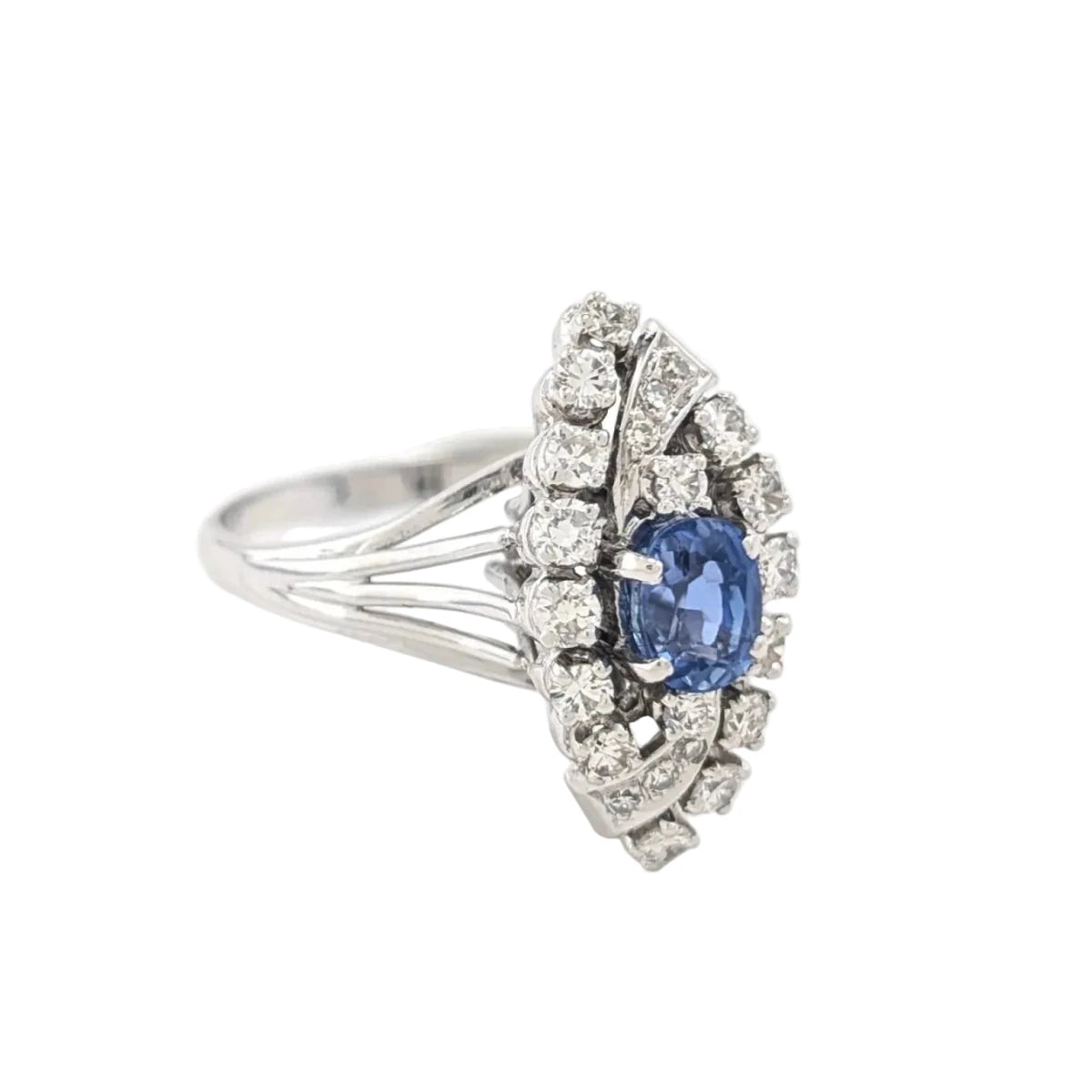 Bague Marquise en or blanc, saphir et diamants - Castafiore