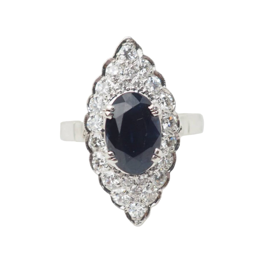 Bague marquise en or blanc, saphir et diamants - Castafiore