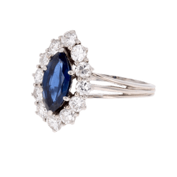 Bague Marquise en or blanc, saphir et diamants - Castafiore