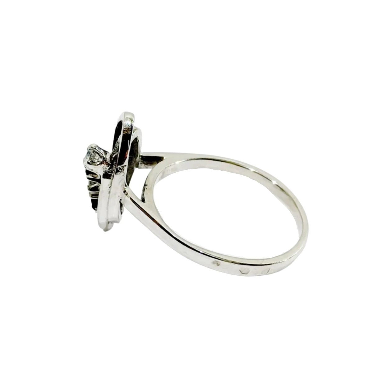 Bague Marquise en or blanc, saphirs et diamants - Castafiore