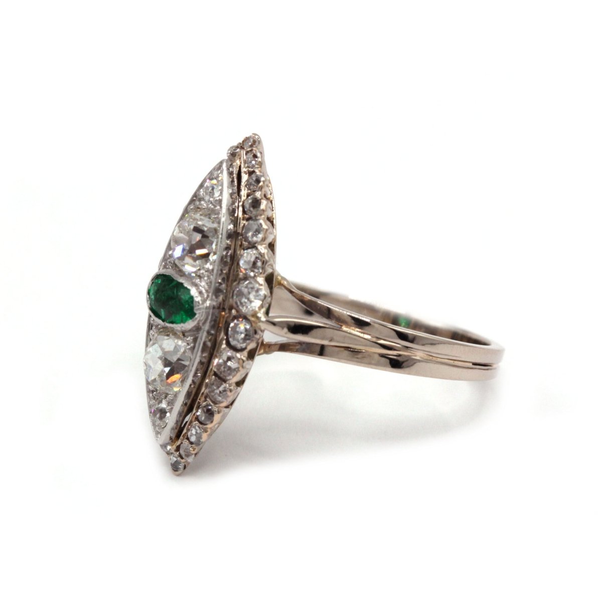 Bague Marquise en or, émeraude et diamants - Castafiore