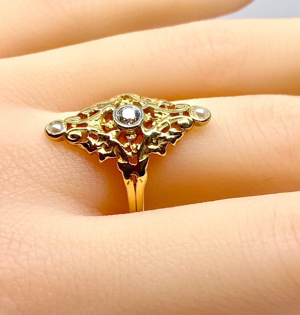 Bague marquise en or jaune 18 carats, diamant et perles - Castafiore