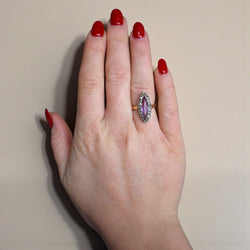 Bague Marquise en or jaune, améthyste et diamants - Castafiore