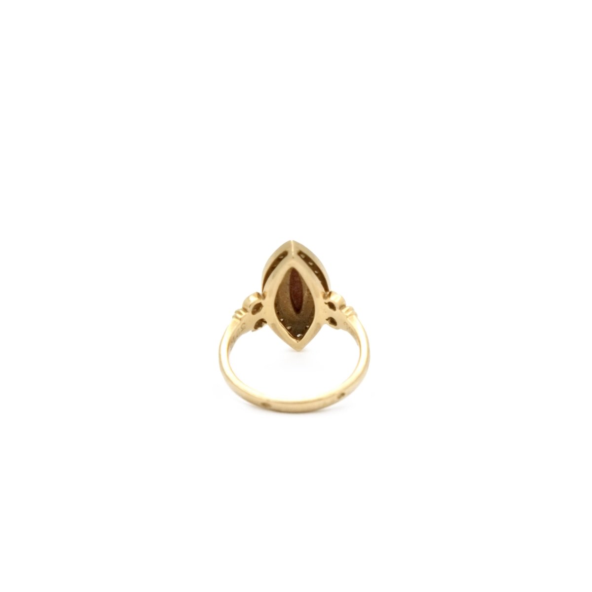 Bague Marquise en or jaune, corail et diamants - Castafiore