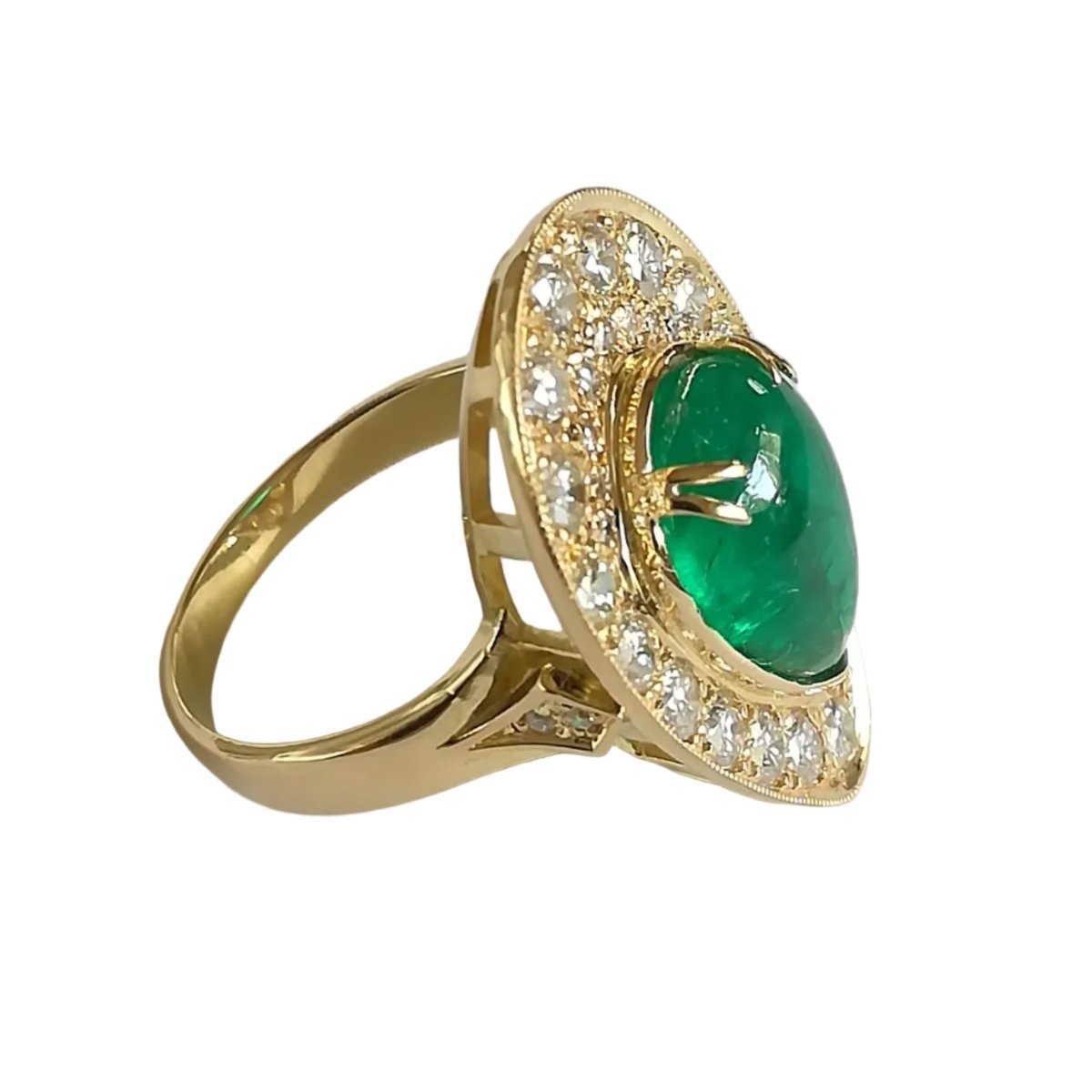 Bague Marquise en or jaune, émeraude et diamants - Castafiore